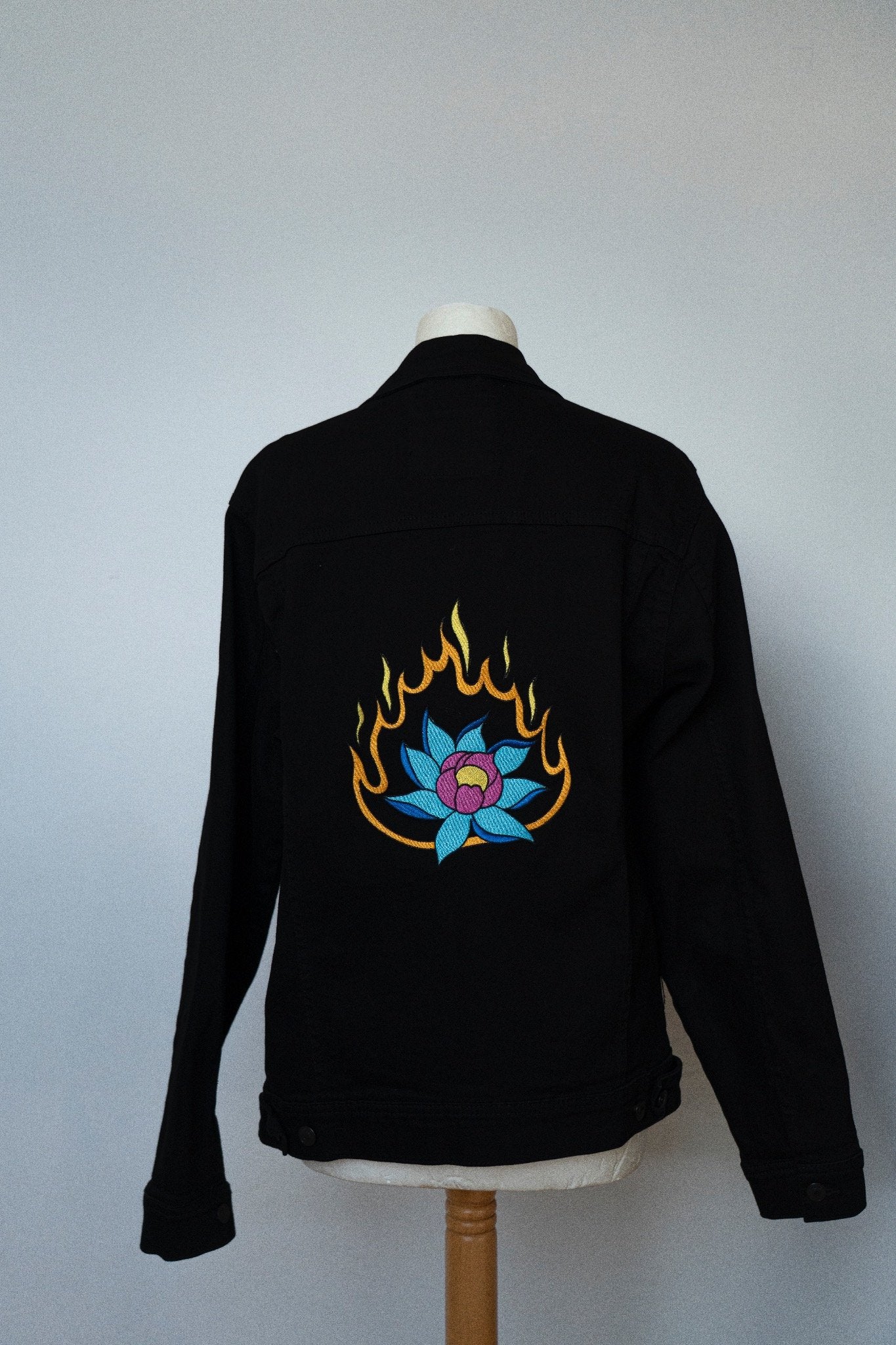 Veste Noire : Burning Flower M